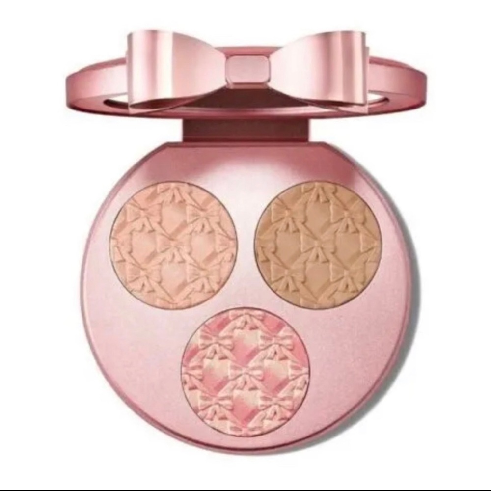 MAC Bubble and Bows Effervescence Extra Dimension Face Compact Light New in Box
